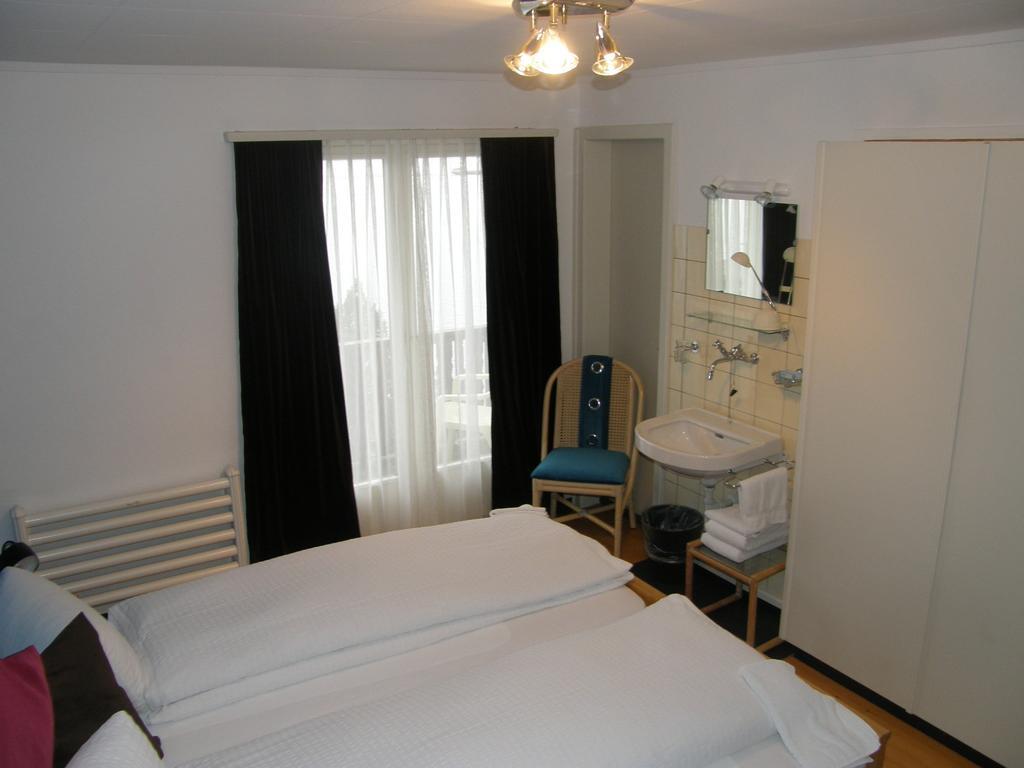 Gastehaus Baumgarten Ξενοδοχείο Kehrsiten Δωμάτιο φωτογραφία